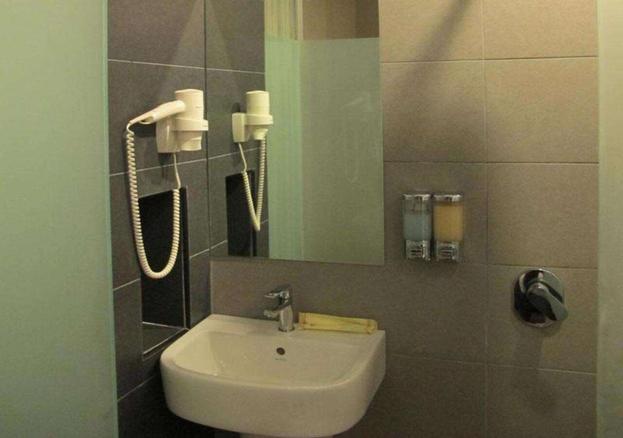 Hotel Austin Paradise - Taman Pulai Utama Skudai Εξωτερικό φωτογραφία